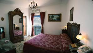 SUPER DEAL SICILIA HOTEL LA RIVA 3* GIARDINI NAXOS PLECARE IN 01 IULIE MIC DEJUN PRET 445 EURO 