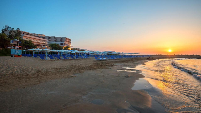ULTRA LAST MINUTE INSULA CRETA 4*** THEMIS BEACH HOTEL   ZBOR CHARTER DIN OTOPENI CU TAXE INCLUSE