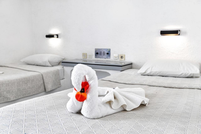 ULTRA LAST MINUTE INSULA CRETA 2 ** DEMEIPENSIUNE IRO HOTEL ZBOR CHARTER DIN OTOPENI CU TAXE INCLUSE