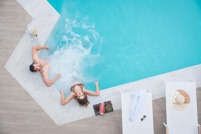 ULTRA LAST MINUTE INSULA CRETA MARI BEACH  4****  ZBOR CHARTER DIN OTOPENI CU TAXE INCLUSE