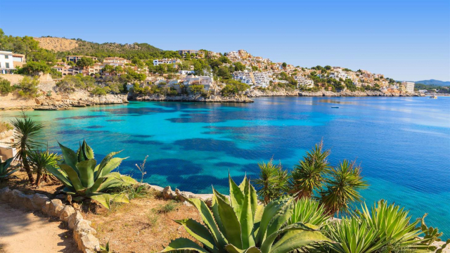 Hai la plaja in Mallorca cu avion din Bucuresti la doar 719 euro/pers!