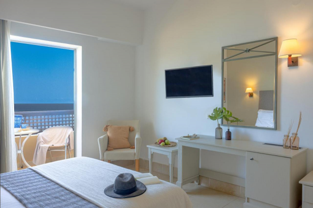 ULTRA LAST MINUTE INSULA CRETA 4****DEMIPENSIUNE SANTA MARINA BEACH ZBOR CHARTER CU TAXE INCLUSE