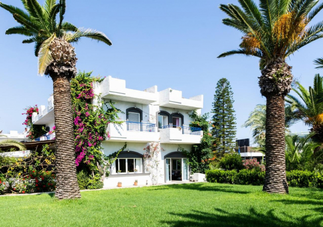 ULTRA LAST MINUTE INSULA CRETA GORGONA HOTEL 3*** ZBOR CHARTER TARGU MURES CU TAXE INCLUSE