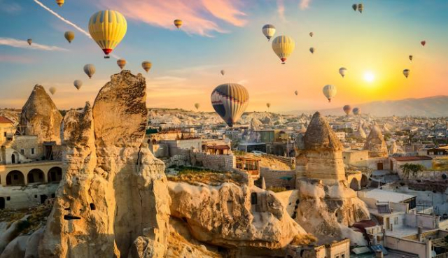 CAPPADOCIA, CELE 40 DE LEGI ALE IUBIRII, AVION DIN TG-MURES, LA HOTEL DE 4*, LA TARIFUL DE 359 EURO/PERS, DEMIPENSIUNE!