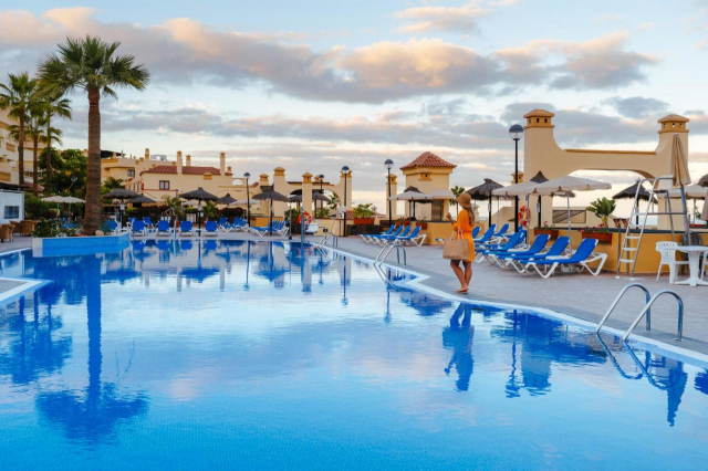 ULTIMELE LOCURI VACANTA COPIILOR  TENERIFE RAMADA  4****  ZBOR DIRECT DIN OTOPENI CU TAXE INCLUSE