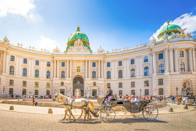 Ultimele locuri!!! Weekend in Viena la doar 298 euro,avion din Bucuresti!!!Hotel Exe Vienna 4*