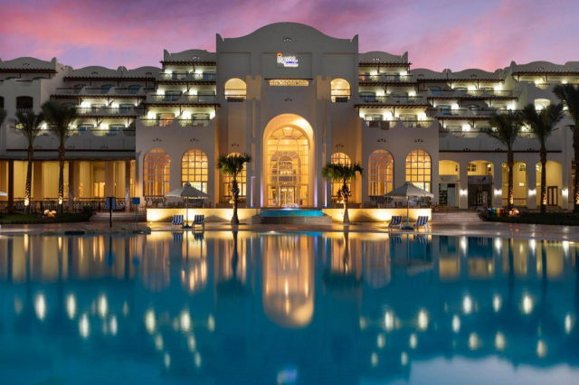 ULTRA LAST MINUTE PE PLAJA IN EGIPT 5***** ALL INCLUSIVE ROYAL LAGOON ZBOR CHARTER DIN OTOPENI CU TAXE INCLUSE