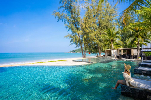 REVELION THAILANDA , KHAOLAK EMERALD BEACH RESORT &amp; SPA 4*, 7 NOPTI CAZARE CU MD, ZBOR BUCURESTI -2425 EURO/PERS