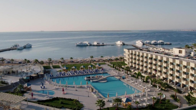 ULTIMELE LOCURI HURGHADA, AVION DIN BUCURESTI, LA HOTEL AQUA MONDO RESORT ABO SOMA 5*, LA TARIFUL DE 553 EURO/PERS, AI!