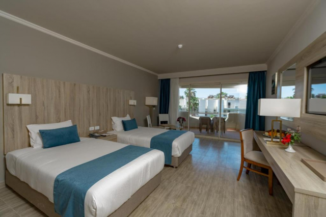 ULTIMELE LOCURI HURGHADA, AVION DIN BUCURESTI, LA HOTEL AQUA MONDO RESORT ABO SOMA 5*, LA TARIFUL DE 553 EURO/PERS, AI!