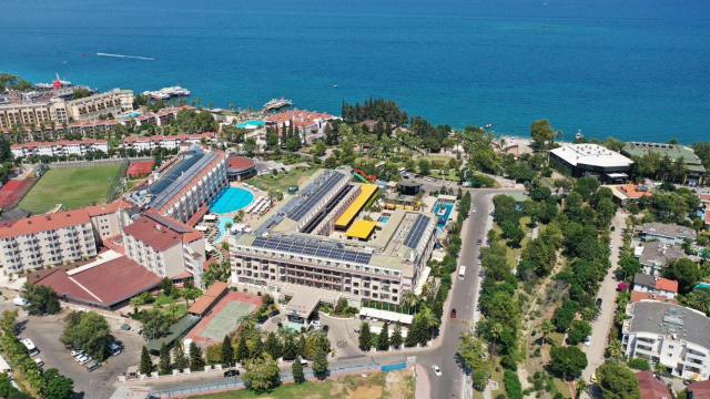 REVELION IN ANTALYA, AVION DIN BUCURESTI, LA HOTEL CRYSTAL DE LUXE RESORT 5*, LA TARIFUL DE 654 EURO/PERSOANA, AI!