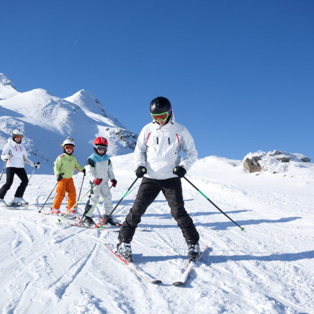 Oferta Black Friday Revelion la ski Pamporovo, MPM MERRYAN 3 *, charter direct, masa festiva si demipensiune ,575 euro/persoana