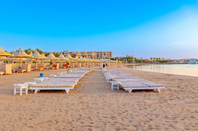 ULTIMELE LOCURI EGYPT 4**** ALL INCLUSIVE THE GRAND HOTEL ZBOR CHARTER DIN OTOPENI CU TAXE INCLUSE