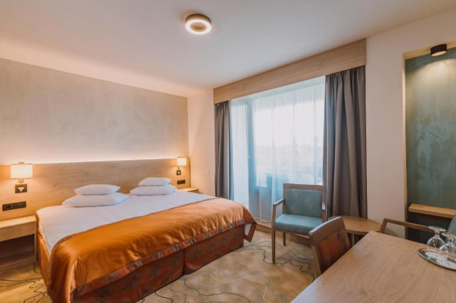 OFERTA SOVATA, HOTEL ENSANA URSINA 3*, 6 NOPTI CAZARE CU DEMIPENSIUNE-1870 RON/PERS