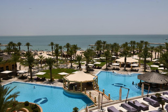 REVELION QATAR, INTERCONTINENTAL DOHA BEACH &amp; SPA 5*,7 NOPTI CU DEMIPENSIUNE SI CINA FESTIVA DE REVELION 