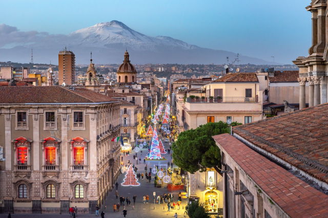 Weekend de 1 Decembrie la Targul de Craciun din Catania la doar 238 euro,avion din Bucuresti!!!Ultimele locuri