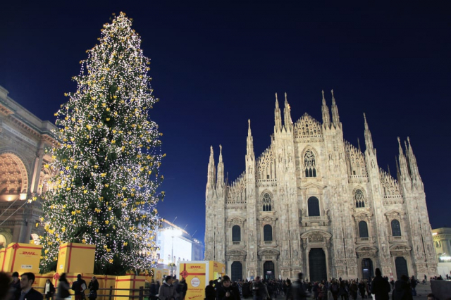  Weekend de 1 Decembrie la Targul de Craciun din Milano la doar 270 euro,avion din Bucuresti!!!Ultimele locuri