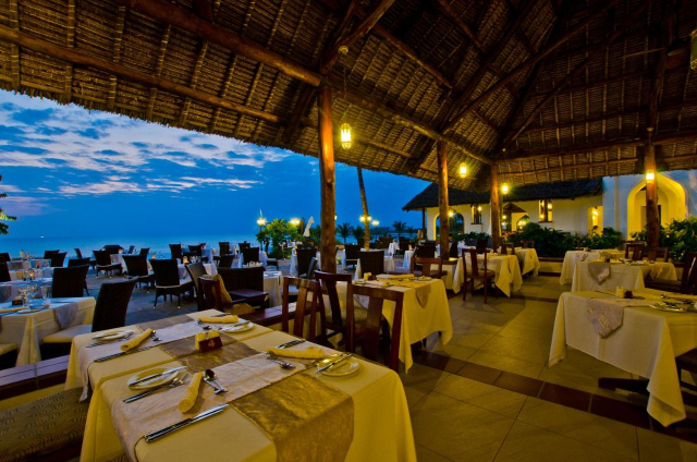 ULTIMELE LOCURI ZANZIBAR, AVION DIN BUCURESTI, LA HOTEL SEA CLIFF 5*, LA TARIFUL DE 2014 EURO/PERSOANA, ALL INCLUSIVE!