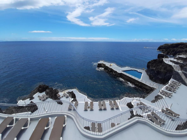 ULTIMELE LOCURI PORTUGALIA, MADEIRA, AVION DIN BUDAPESTA, LA HOTEL ROCA MAR 4*, LA TARIFUL DE 998 EURO/PERSOANA, HB!