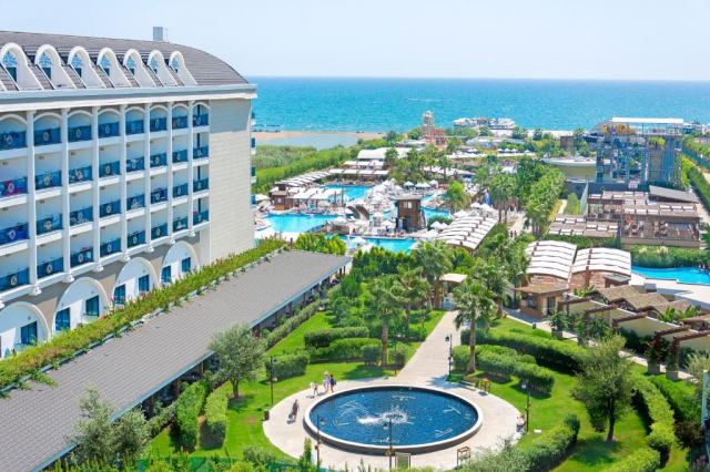 Revelion in Antalya: 675 euro cazare 5 nopti cu Ultra All inclusive+ transport avion+ toate taxele