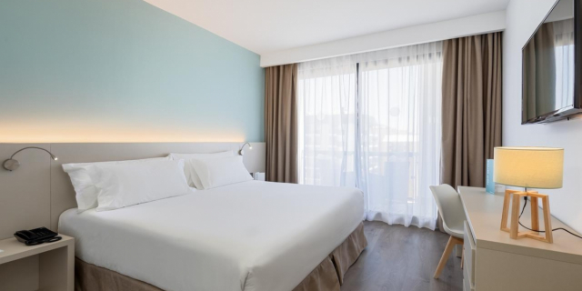 COSTA DEL SOL 949  EURO / PERS PLECARE 18.05  DIN BUCURESTI - Hotel Occidental Fuengirola ,mic dejun 