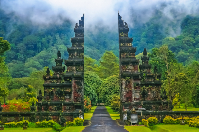 Sejur de vis la plaja in Bali la doar 1666 euro,avion din Bucuresti!!! Hotel Nikko Bali Benoa Beach