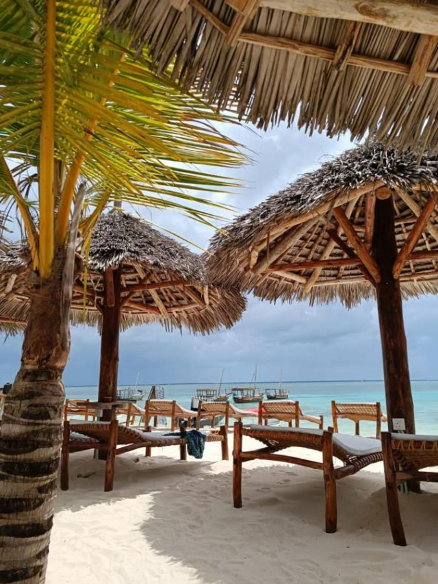 ULTRA LAST MINUTE ZANZIBAR PE PLAJA  7 NOPTI PAZURI KENDWA BEACH  ZBOR DIRECT DIN OTOPENI CU TAXE INCLUSE