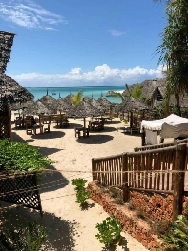 ULTRA LAST MINUTE ZANZIBAR PE PLAJA  7 NOPTI PAZURI KENDWA BEACH  ZBOR DIRECT DIN OTOPENI CU TAXE INCLUSE