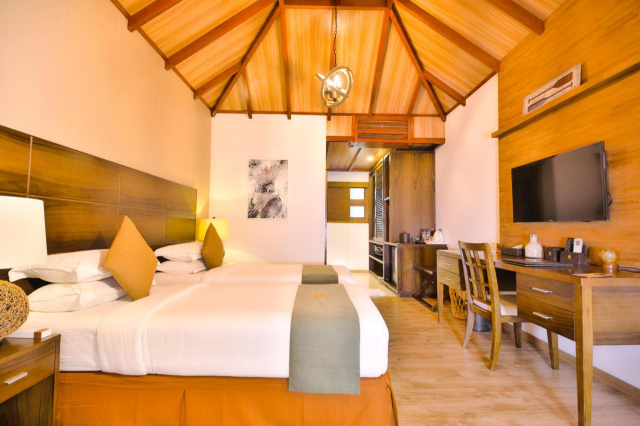 ULTRA LAST MINUTE MALDIVE PLUMERIA  4**** DEMIPENSIUNE ZBOR DIRECT DIN OTOPENI CU TAXE INCLUSE