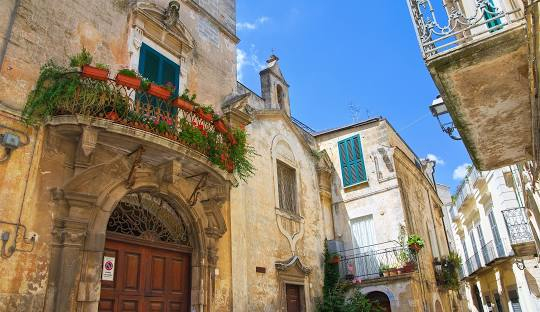 PUGLIA, TOCUL ITALIEI, SENIOR VOYAGE, AVION DIN BUCURESTI, LA HOTEL DE 4*, LA TARIFUL DE 699 EURO/PERS, DEMIPENSIUNE! 