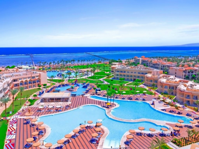 Pickalbatros Royal Albatros Moderna Resort 646  EURO / PERS PLECARE DIN CLUJ 26.02  SHARM EL SHEIKH