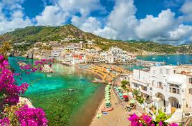 ULTIMELE LOCURI ISCHIA, SENIOR VOYAGE, AVION DIN BUCURESTI, LA HOTEL DE 4*, TARIF DE 720 EURO/PERS, DEMIPENSIUNE!