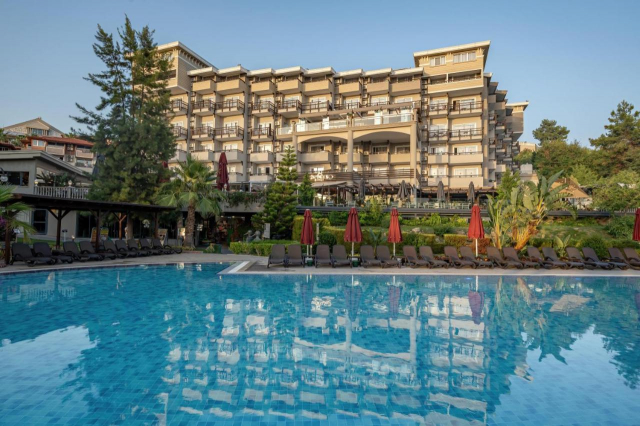 ULTIMELE LOCURI ANTALYA, AVION DIN BUCURESTI, LA HOTEL JUSTINIANO DELUXE 5*, LA TARIFUL DE 667 EURO/PERSOANA,UAI!