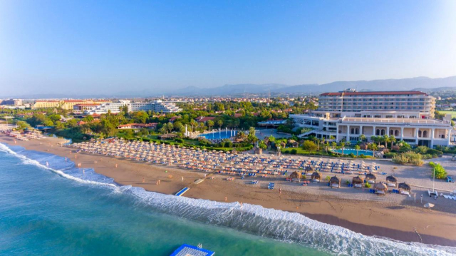 ULTIMELE LOCURI ANTALYA, AVION DIN BUCURESTI, LA HOTEL STARLIGHT RESORT 5*, LA TARIFUL DE 777 EURO/PERSOANA, UAI!