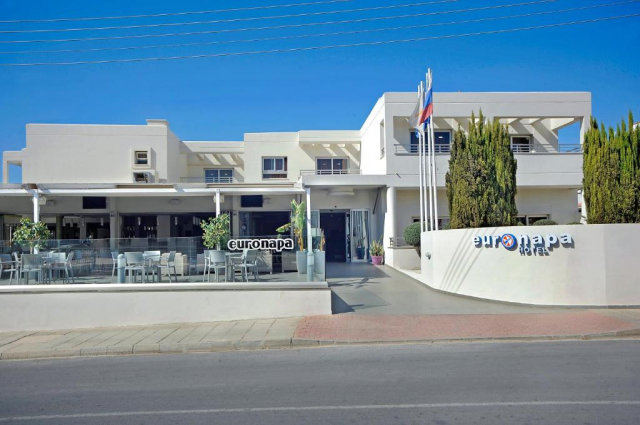 ULTIMELE LOCURI CIPRU, AYIA NAPA, AVION DIN BUCURESTI, LA HOTEL EURONAPA 3*, LA TARIFUL DE 555 EURO/PERSOANA, DEMIPENSIUNE!