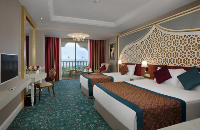 ULTIMELE LOCURI ANTALYA, AVION DIN BUCURESTI, LA HOTEL ROYAL TAJ MAHAL 5*, LA TARIFUL DE 1035 EURO/PERS, UAI!