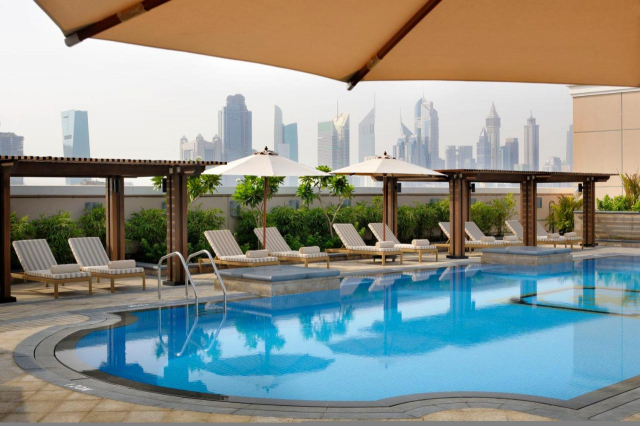 ULTIMELE LOCURI DE RUSALII LA DUBAI  HOTEL CROWNE PLAZA DUBAI JUMEIRAH  5*****   ZBOR DIN OTOPENI CU TAXE INCLUSE