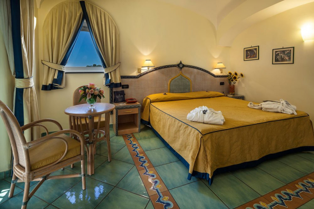 ISCHIA  889 EURO/PERSOANA PLECARE DIN BUCURESTI 05.06 - Hotel Sorriso Thermae Resort Spa , 7 nopti,demipensiune