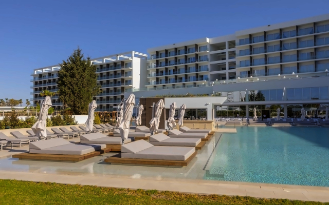 CIPRU 1178 EURO / PERS PLECARE DIN BUCURESTI 04.06 -Chrysomare Beach Hotel &amp; Resort, Ultra All Inclusive  