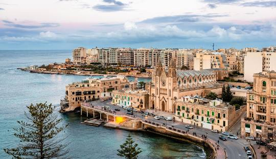 PASTE IN MALTA, SENIOR VOYAGE, AVION DIN BUCURESTI, LA HOTEL DE 3*, LA TARIFUL DE 539 EURO/PERSOANA, DEMIPENSIUNE!