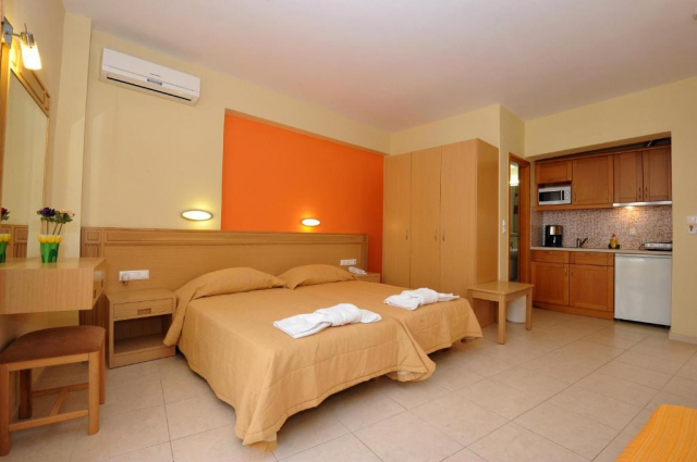 CRETA HERAKLION, AVION DIN BUCURESTI, LA HOTEL ARISTEA 3* LA TARIFUL DE 493 EURO/PERSOANA, MIC DEJUN!