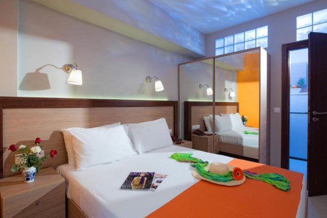 CRETA HERAKLION, AVION DIN BUCURESTI, LA HOTEL DORIAN APARTMENTS 3*, LA TARIFUL DE 695 EURO/PERSOANA, ALL INCLUSIVE!