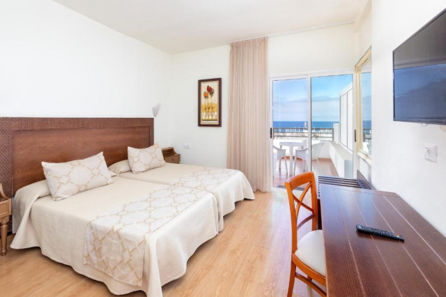 TENERIFE, AVION DIN BUCURESTI, LA HOTEL HC MAGEC 4*, LA TARIFUL DE 765 EURO/PERSOANA, DEMIPENSIUNE!