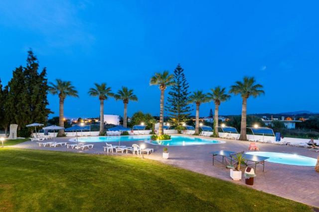 ULTIMELE LOCURI RODOS, AVION DIN CLUJ-NAPOCA, LA HOTEL SABINA 3*, LA TARIFUL DE 669 EURO/PERSOANA, MIC DEJUN!