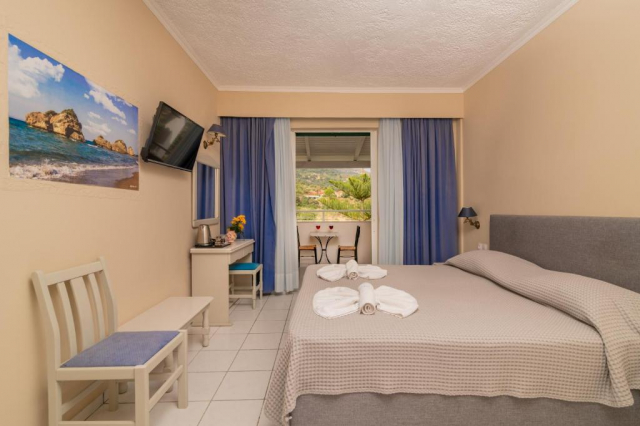 ULTIMELE LOCURI ZAKYNTHOS, AVION DIN CLUJ-NAPOCA, LA HOTEL MATILDA 4*, LA TARIFUL DE 629 EURO/PERSOANA, DEMIPENSIUNE!