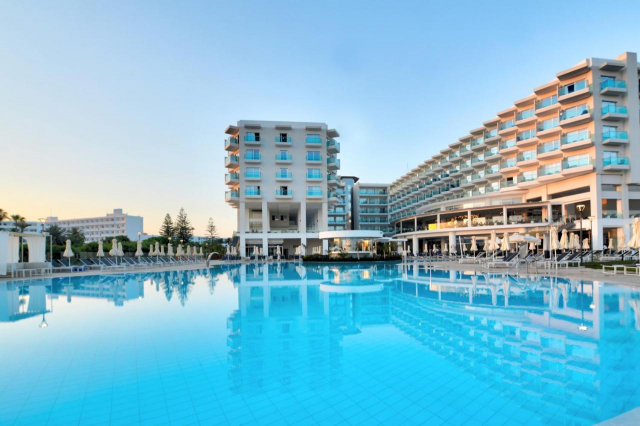 ULTRA LAST MINUTE DELUXE  PLAJA  CIPRU 5*****NISSIBLUE  BEACH DEMIPENSIUNE ZBOR DIRECT DIN OTOPENI/CLUJ NAPOCA CU TAXE INCLUSE