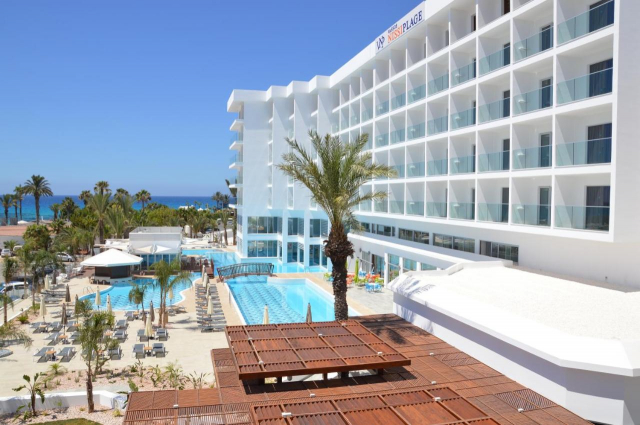 ULTRA LAST MINUTE LA PLAJA IN CIPRU 4**** VASSOS NISSI BEACH DEMIPENSIUNE ZBOR DIRECT DIN OTOPENI CU TAXE INCLUSE