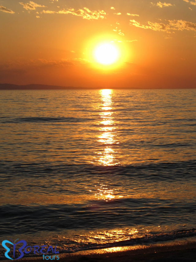 08.08 Autocar din Bucuresti, Grecia, Halkidiki, Polychrono, Sun Hotel 330 euro/pers/7 nopti mic dejun
