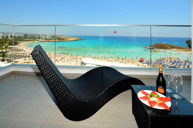 ULTRA LAST MINUTE LA PLAJA IN CIPRU 4**** VASSOS NISSI BEACH  ZBOR DIRECT DIN OTOPENI CU TAXE INCLUSE