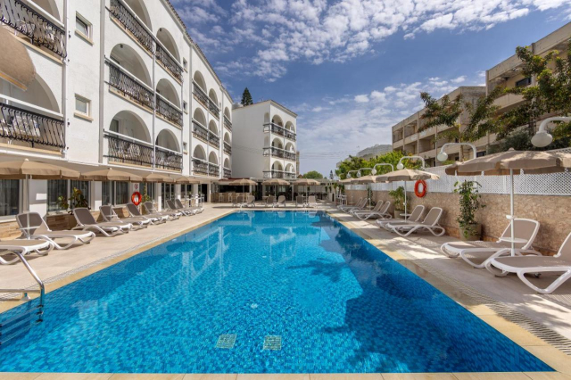 ULTIMELE LOCURI PLAJA CIPRU 2** CACTUS  HOTEL  ZBOR DIRECT DIN CLUJ NAPOCA CU TAXE INCLUSE
